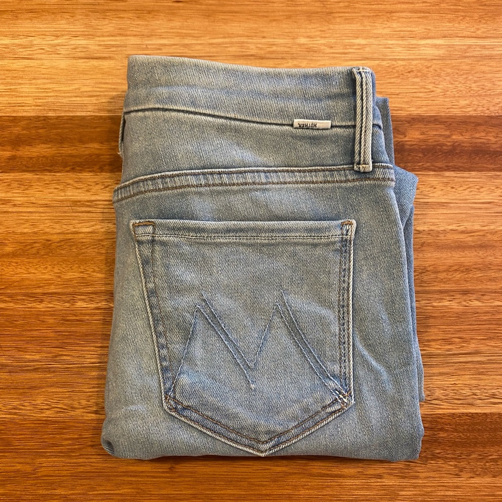 MOTHER size 27 light wash cropped jeans - Picture 3 of 3